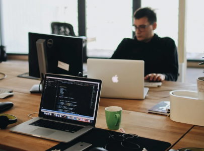 白鯨外貿(mào)網(wǎng)站建設(shè)為您分享：建設(shè)一個網(wǎng)站的費(fèi)用由哪些組成？