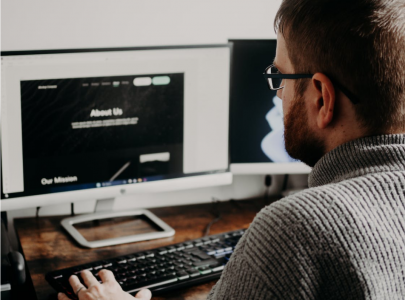 白鯨外貿(mào)網(wǎng)站建設(shè)為您分享：如果想要自己開(kāi)發(fā)套軟件，需要了解哪些？